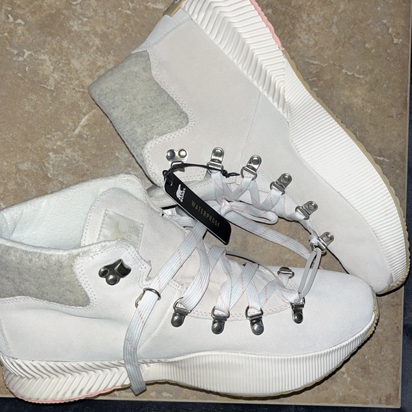 Brand New! Sorel Waterproof Hand Crafted Natural Rubber Leather Bootie Nordstrom - Picture 10 of 10